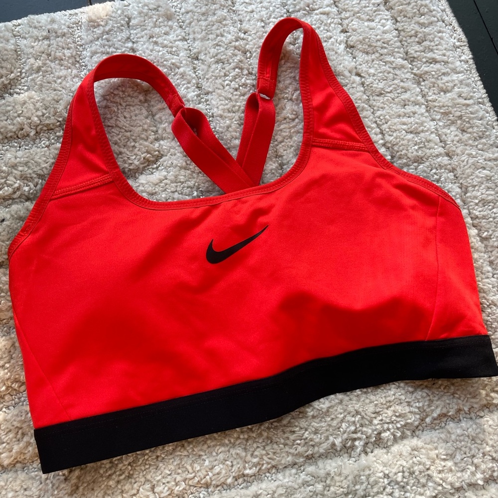NIKE DRI FIT Sportsbra Size L